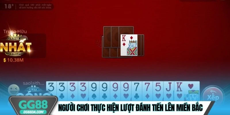 Người chơi thực hiện lượt đánh Tiến Lên Miền Bắc